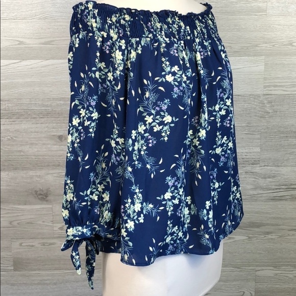 Lily White Women's Off Shoulder Floral Blouse - Picture 4 of 7